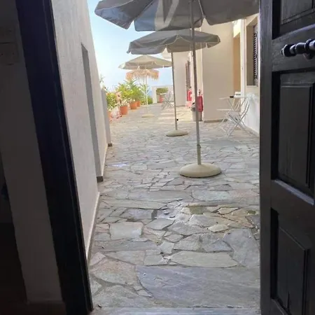 Kasteli Studios & Apartments